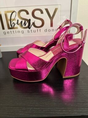 Dolce Vita BRAND NEW Metallic Hot Pink Platform Block Heel Sandals - Women